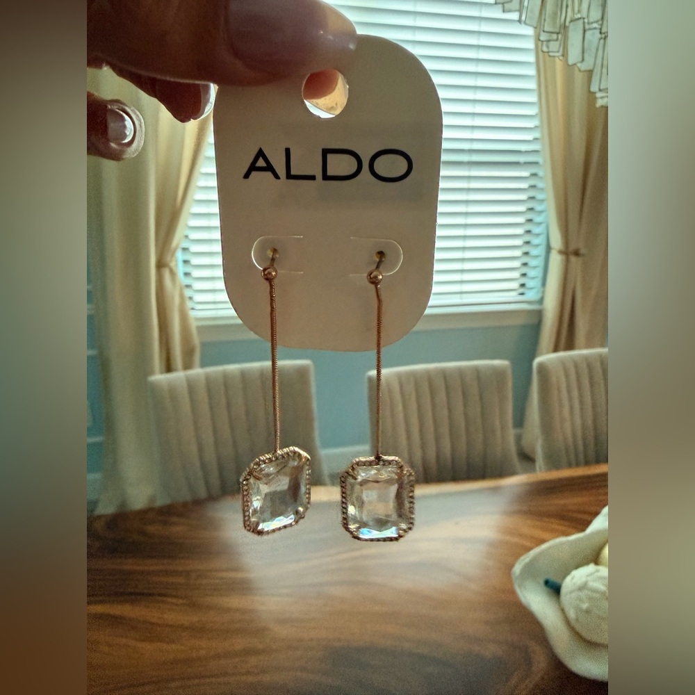 ALDO NWT Gold-Tone Drop Earrings w Clear Crystal Emerald Pendants in Pave Frame - Picture 3 of 6